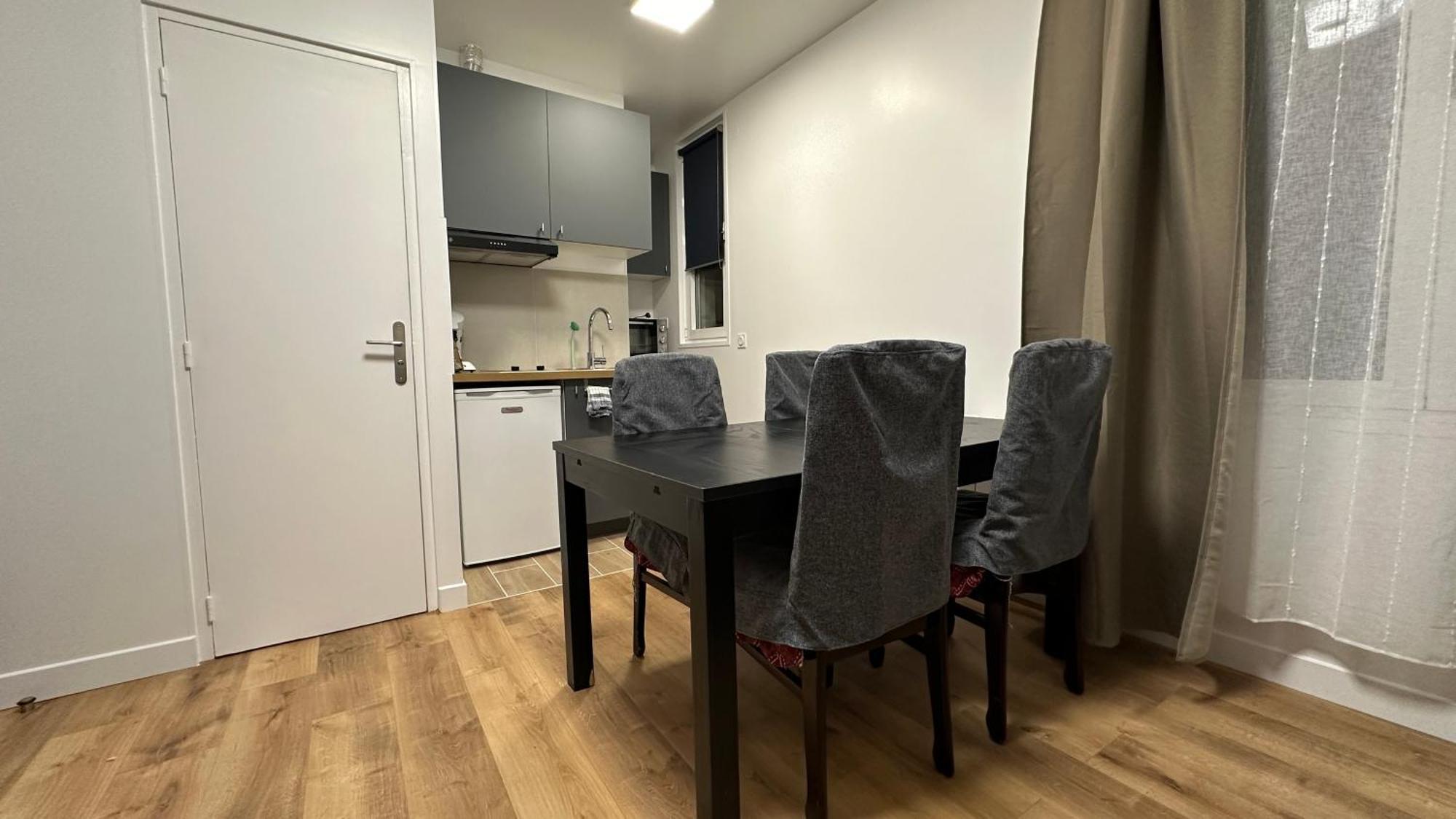 Lacharriere-logement Entier 38m2 Parigi